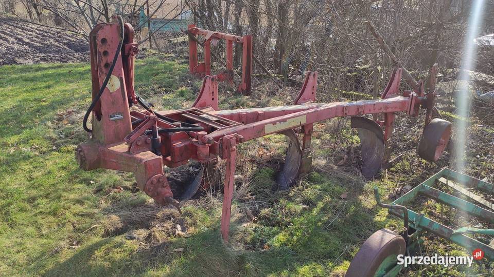 Pług obrotowy Niemeyer trzy skibowy hydrauliczny Radzynek