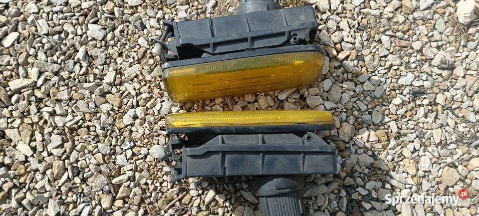 Halogeny BMW E36 oklejone zółtą folią Piasek