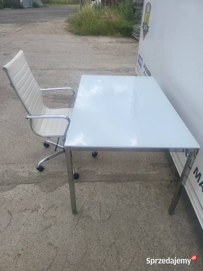 Stół Fotel krzesło biurowe Chojna