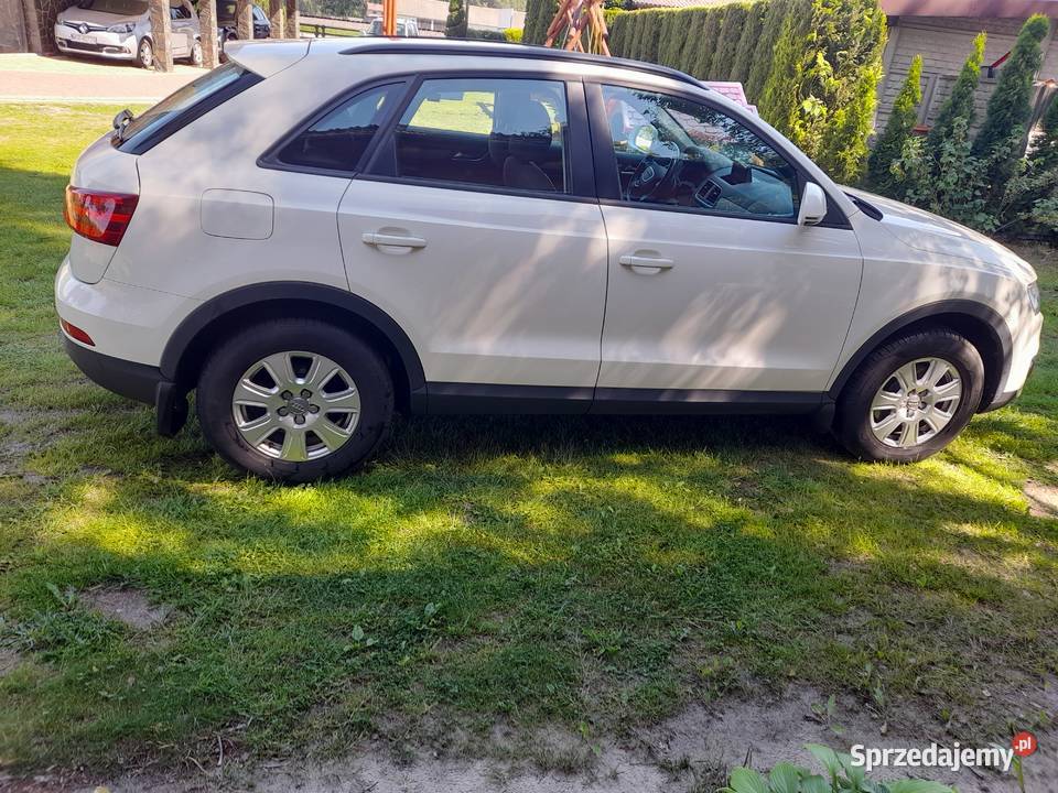 Audi Q3 20tdi supermały przebieg światła przeciwmgielne Q3 Chynów