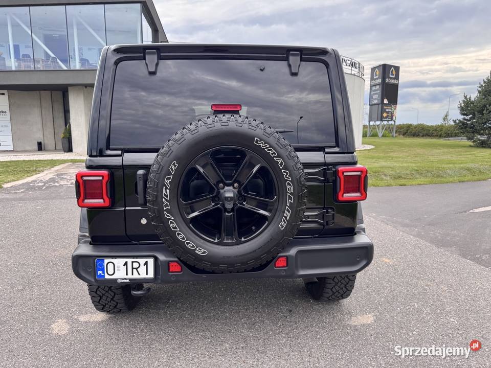 Jeep Wrangler Sahara 300KM