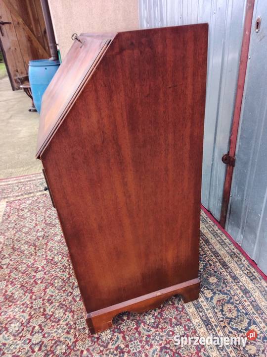 Sekretarzyk sprzedam Borówno