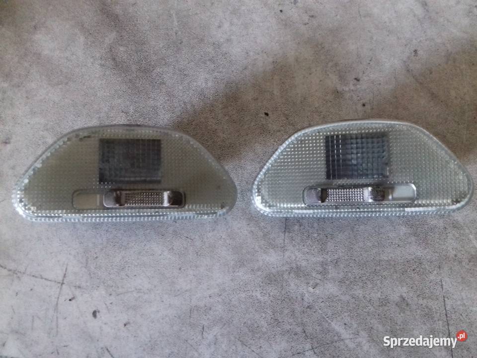 Audi a4 b5 lampki oświetlenia wnętrza tył Szczebrzeszyn