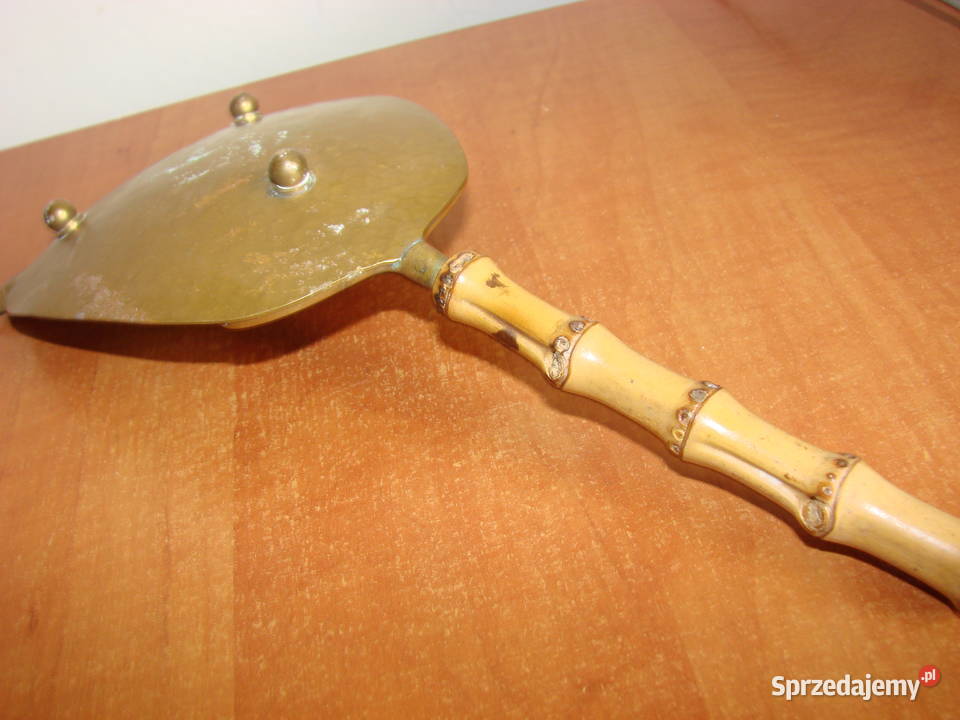 mosiężna popielniczka z bambusowym uchwytem Pozostałe Pruszcz Gdański