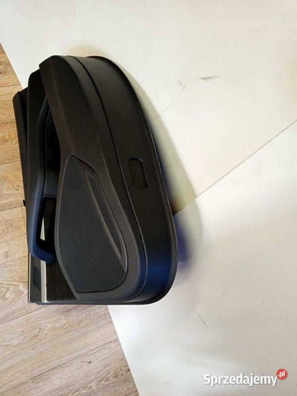 AUDI A4 B9 8W TAPICERKA PRAWY TYŁ ROLETA sprzedam