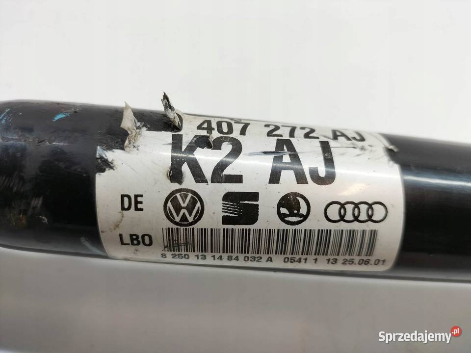PÓŁOŚ PRAWY PRZÓD 18 T 8E0407272AJ Audi A4 II