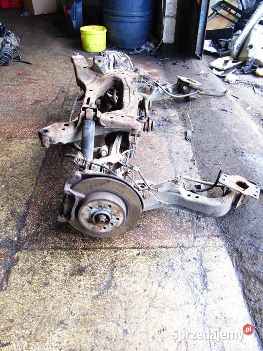 BELKA OŚ ZAWIESZENIA TYLNA TYŁ 16 DCI 4X4 NISSAN
