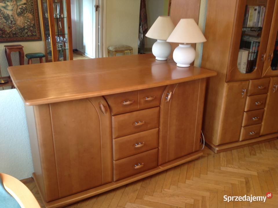Elegancka komoda oszklona witryna z drzewa Gdańsk