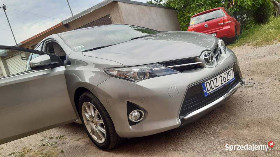 Toyota auris II bogate wyposażenie Pieszyce