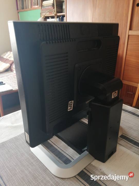 Oddam 1 komputer i monitor