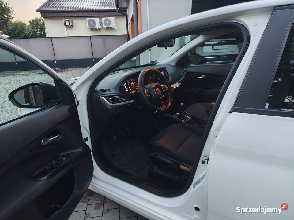 Fiat Tipo 14 95 2017r klima kupiony w polskim salonie łódzkie Zduńska Wola