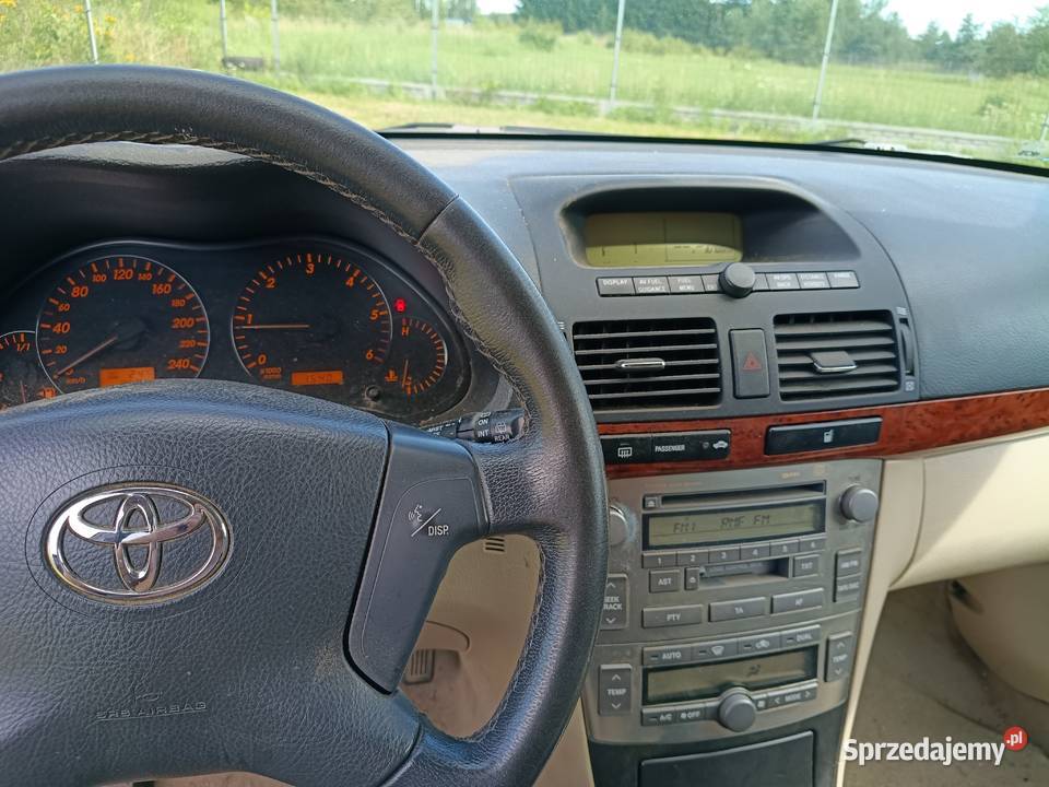 Toyota Avensis 22 D4D możliwa zamiana kupiony w polskim salonie Samborowo
