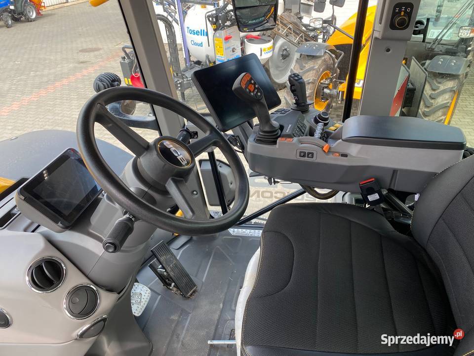 Ciągnik rolniczy JCB FASTRACK 4220 ręki 60 h