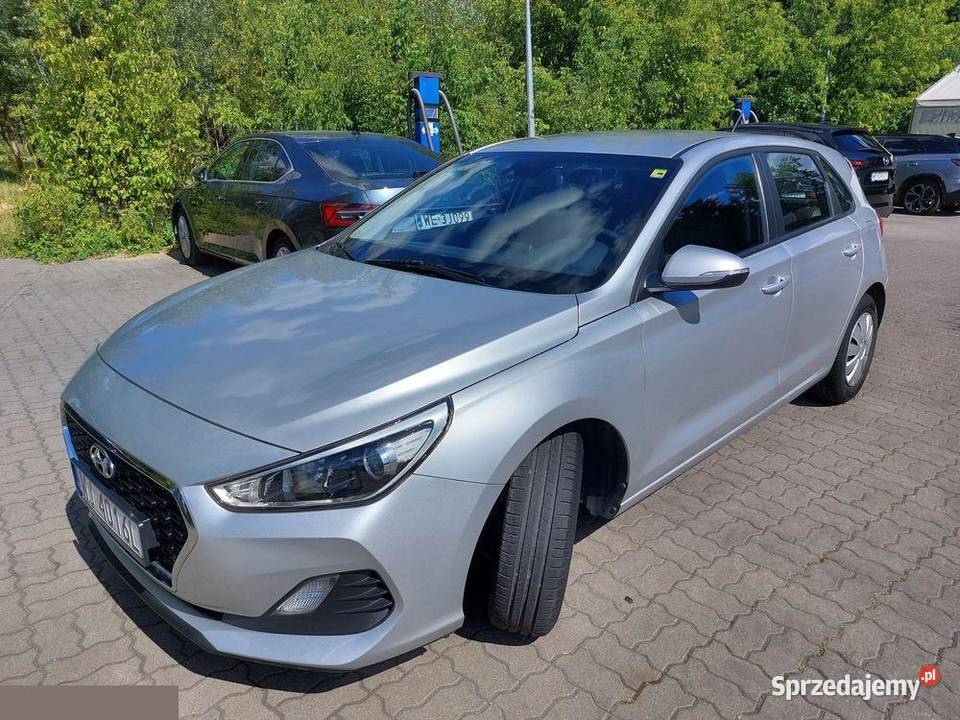Hyundai i30 14 Benzyna Classic 100 2019r Hyundai Warszawa