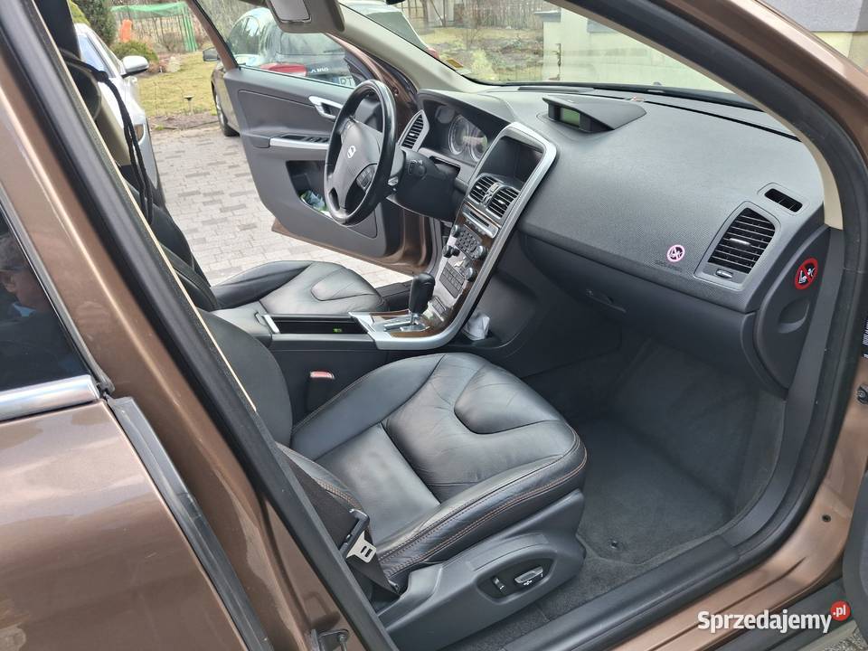 Volvo XC 60 t6 summum mały przebieg 4x4 288KM Stale