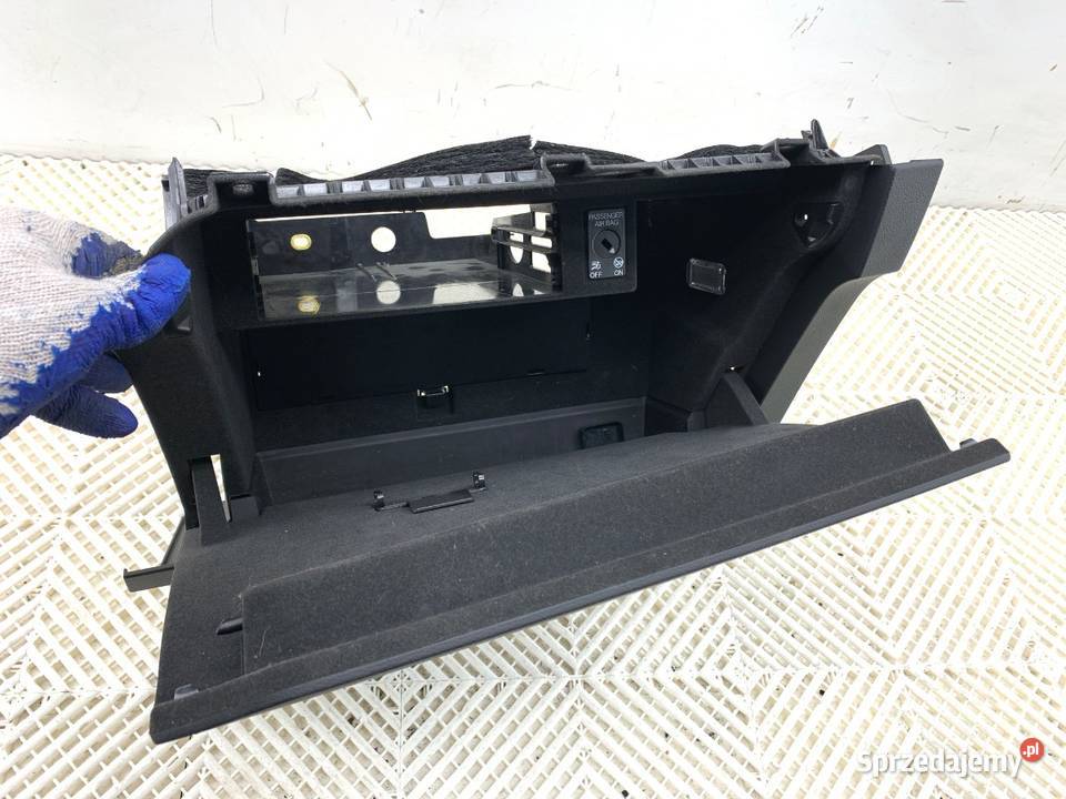 SCHOWEK PASAŻERA AUDI Q3 II SUV 83B857035A PÓŁKA osobowe