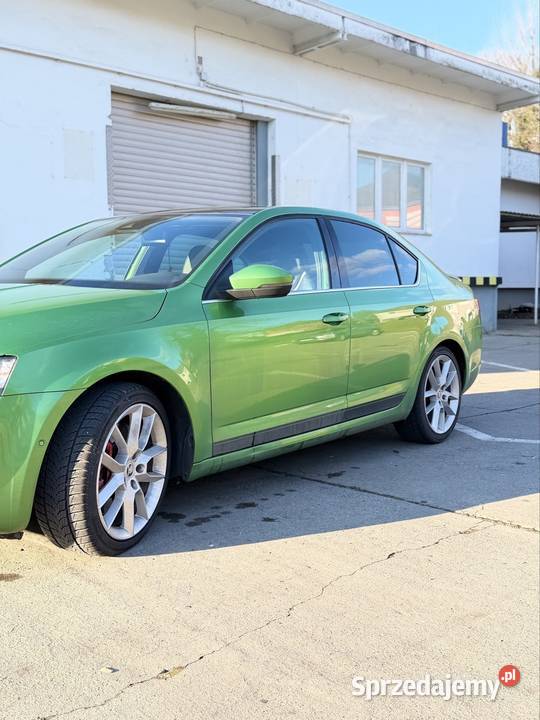 Skoda Octavia VRS 2015r sedan rally Green Pearl elektrochrom. lusterka boczne Porajów