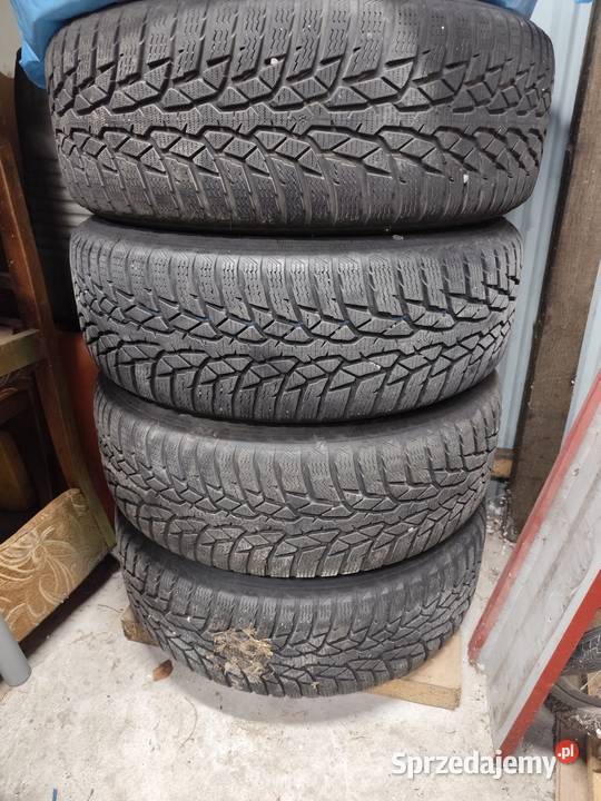 Opony Zimowe Nokian WR d4 205 60 R16 z felgami Samochodowe Rogów
