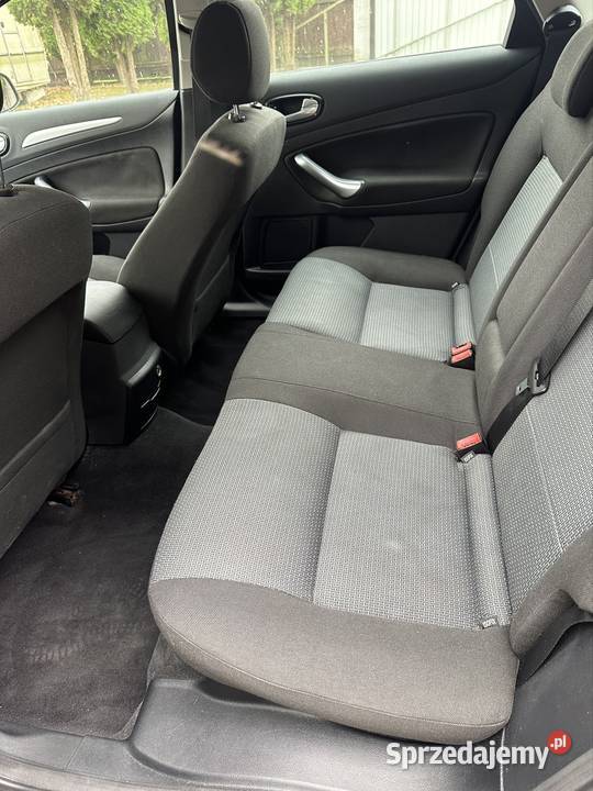 Ford Mondeo 20 TDCI Ambiente czarny Łobez