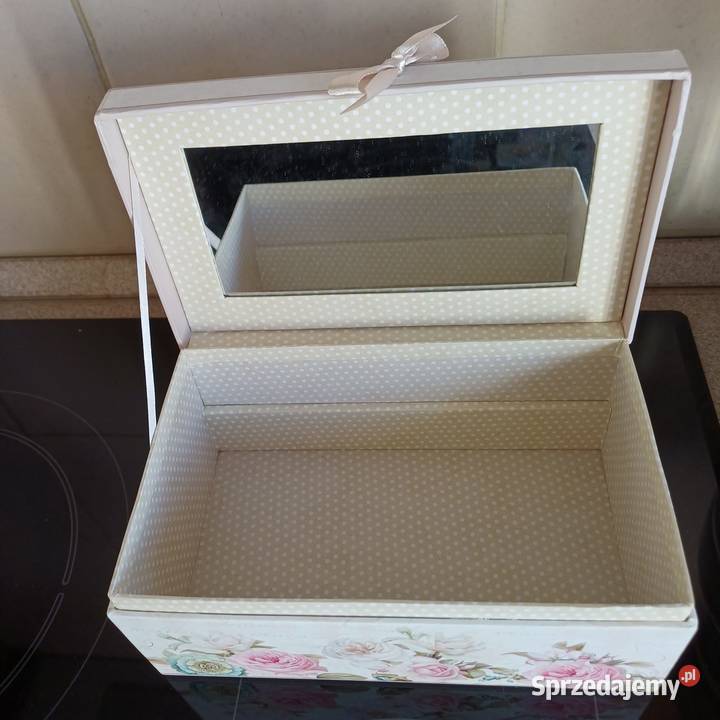 Szkatułka na biżuterię