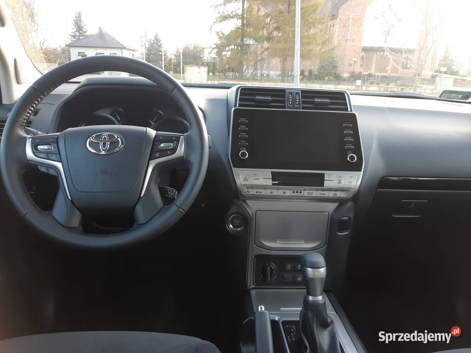 Toyota Land Cruiser salon nowy przebieg 2 750 sprzedam