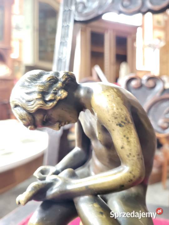 Figura z brązu chłopca wyciągającego cierń Rybnik