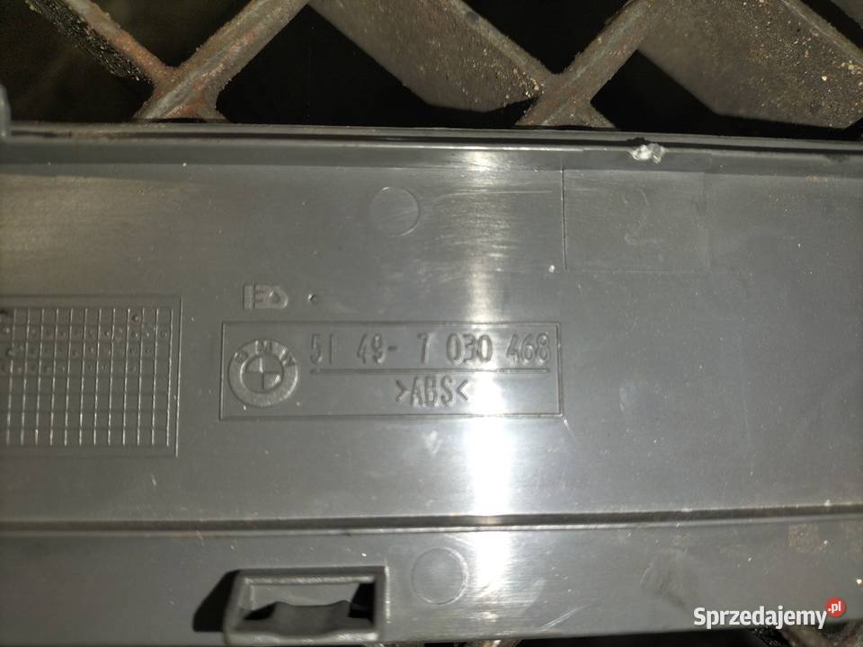 Osłona lampy tylnej w pokrywie bagażnika BMW E65 Deski rozdzielcze, konsole śląskie Poręba