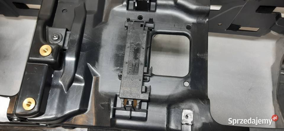 STELAŻ TUNELU ŚRODKOWEGO AUDI Q7 4M 4M0863243 Mielęcin