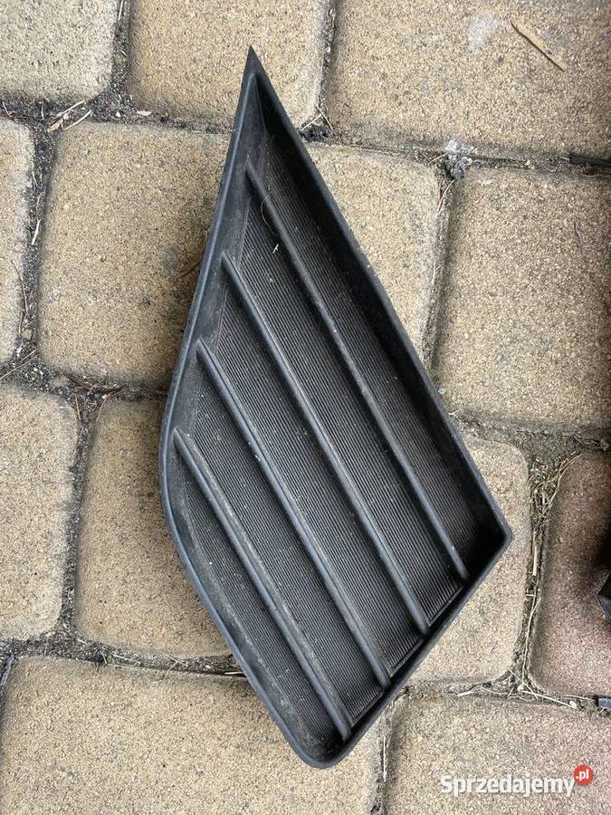 Zaślepka kratka zderzaka oryginał Toyota Avensis osobowe Elbląg