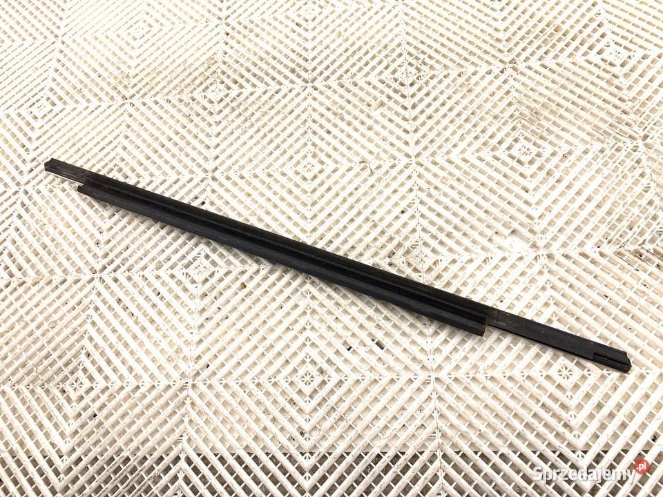 LISTWA ZGARNIAJĄCA TYŁ PRAWY AUDI A4 B8 osobowe