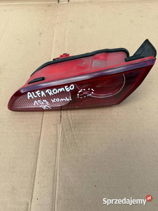 LAMPA PRAWA TYLNA W KLAPIE ALFA ROMEO 159 KOMBI osobowe Głowno