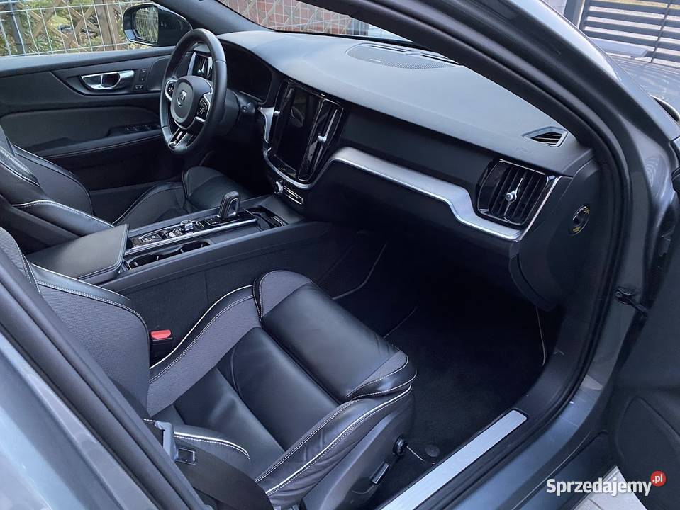 Volvo V60 Salon Polska B4 RDesign FV23 Warszawa