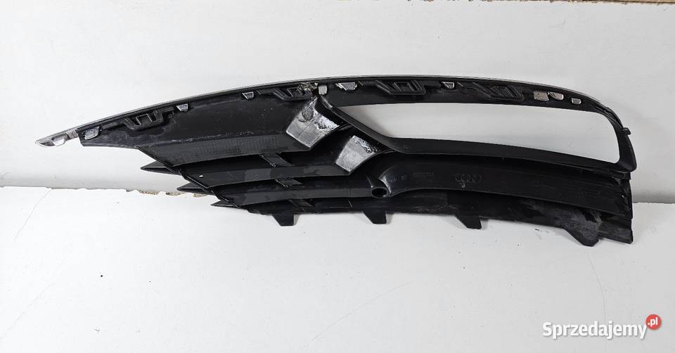AUDI A3 8V5 SEDAN KRATKA PRAWA ZDERZAKA PRZÓD Międzychód