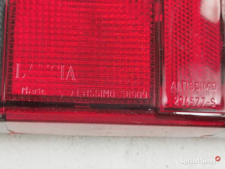 LAMPA LEWY TYŁ LANCIA Y10 19851996 MAGNETI lubelskie