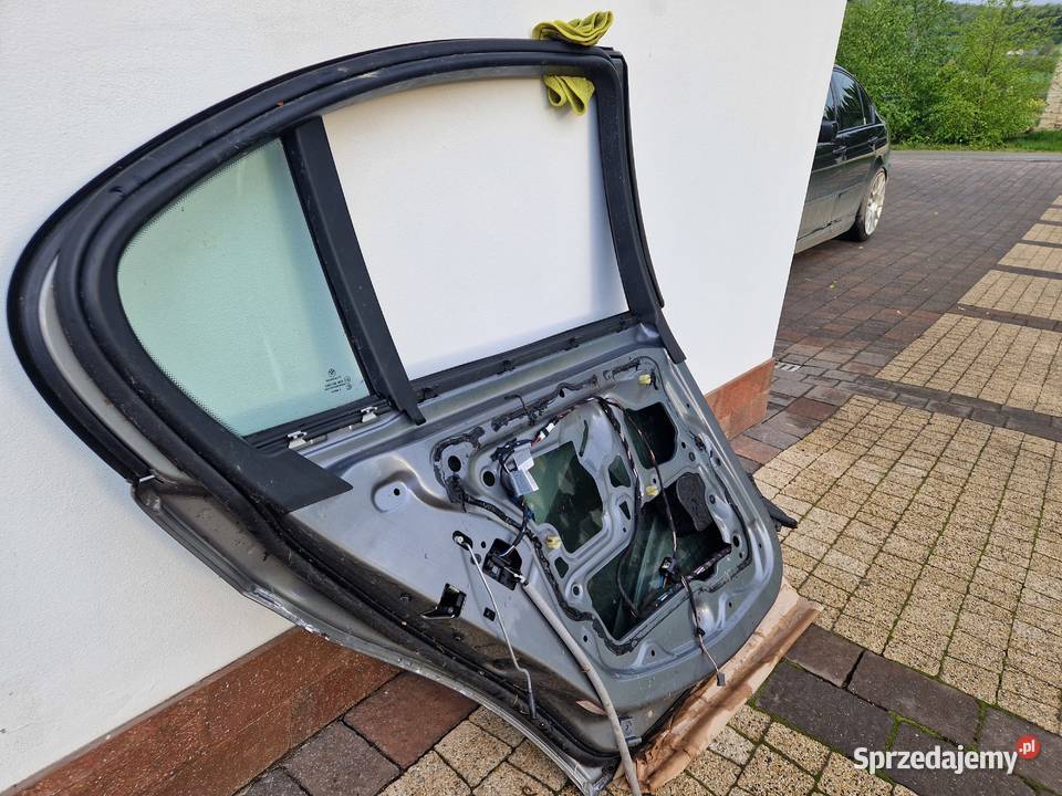 Drzwi lewy tył Bmw e90 Tęgoborze