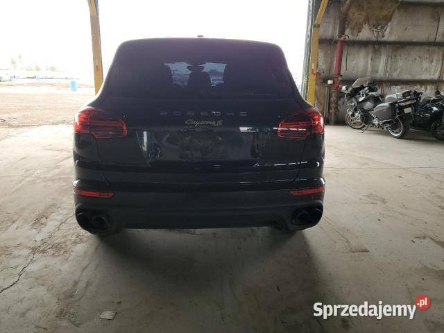 PORSCHE CAYENNE SE HYBRID produkcji 2015 z USA