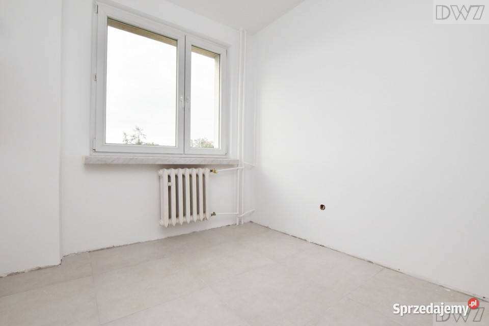 2pokoje oddzielna kuchniaosAlbertyńskieCzyżyny Rok budowy 1966 Kraków