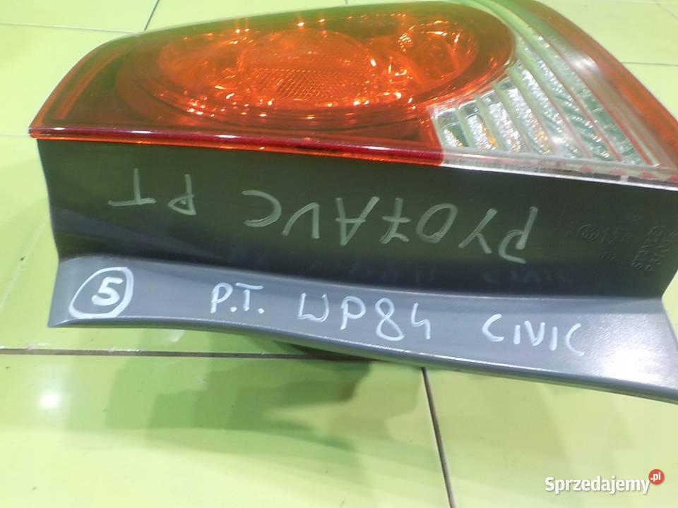 CIVIC VIII 07r SEDAN 4D lampa prawa tyl Suków