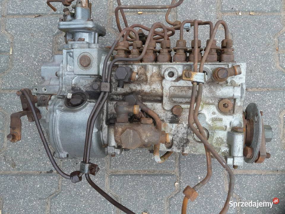 Pompa paliwa silnik deutzh v8 BF8L413F Łomża sprzedam