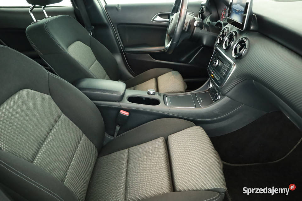 Mercedes GLA GLA 180 Rok produkcji 2019 Piaseczno sprzedam