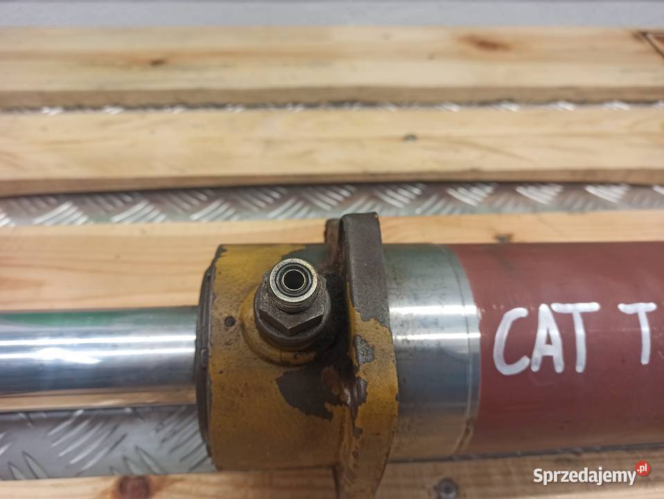 Siłownik skrętu CAT TH 82 wielkopolskie Wilkowo