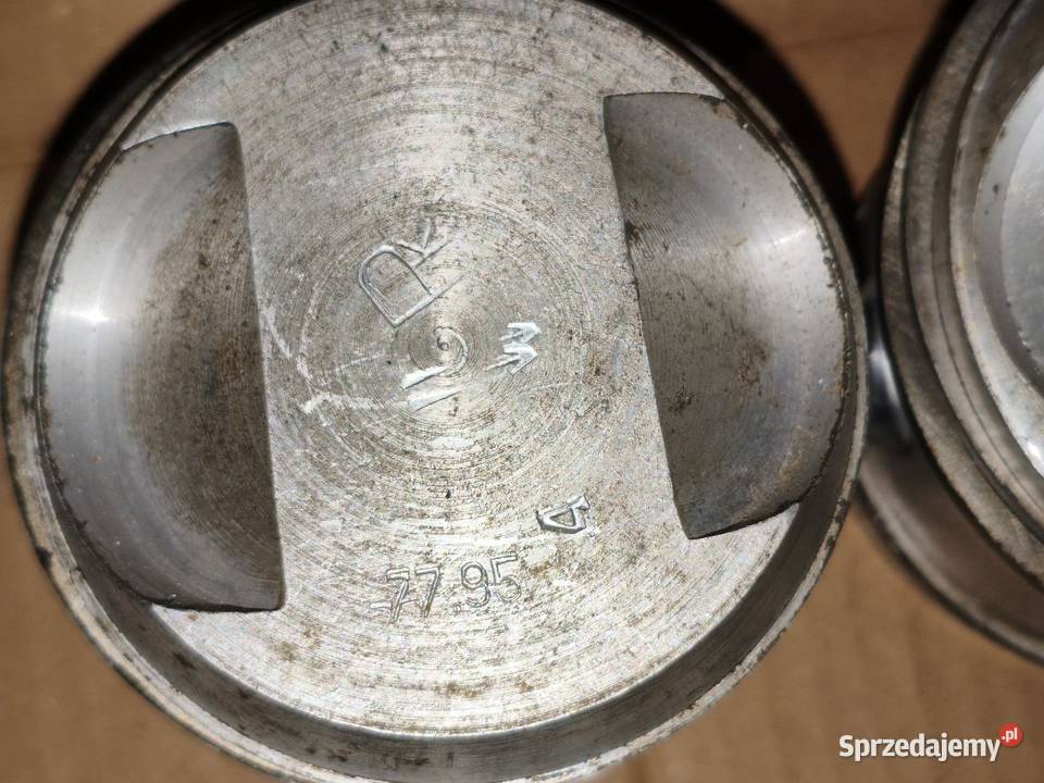 Oryginalne nowe tłoki 7795 z pierścieniami Leszno