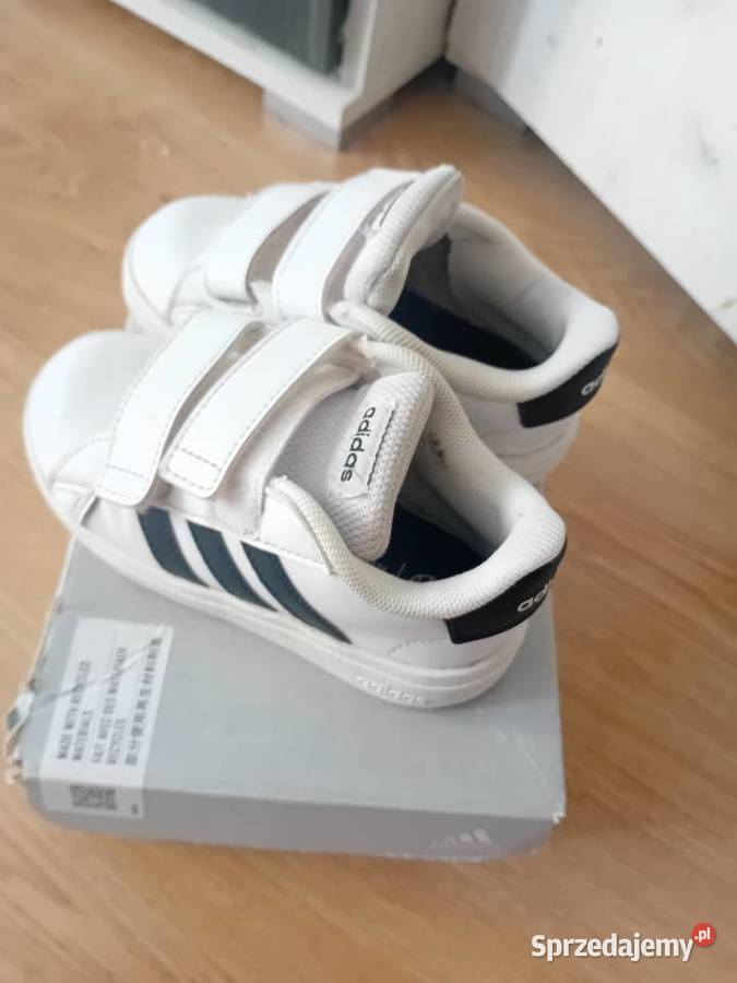Obuwie dziecięce adidas Piła