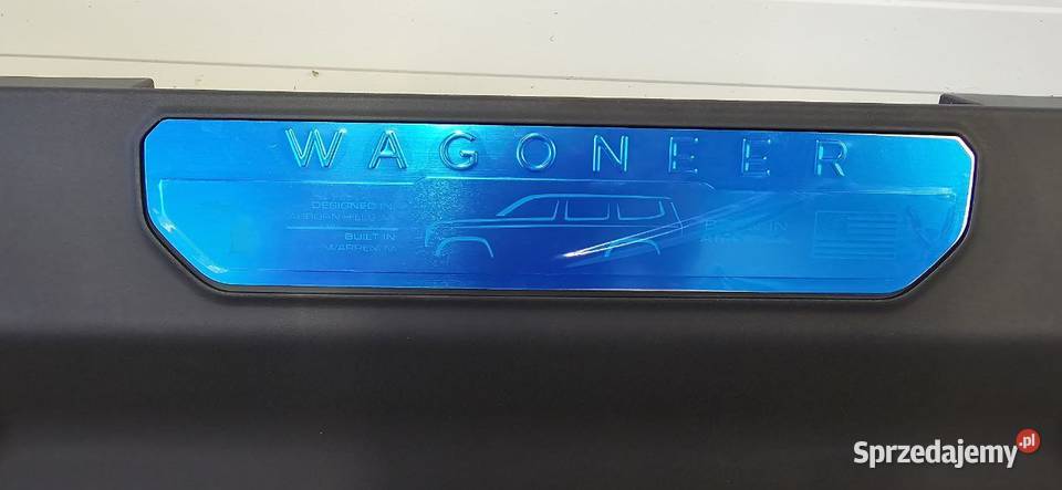 Zderzak 2022 JEEP Wagonner III przód Karnin