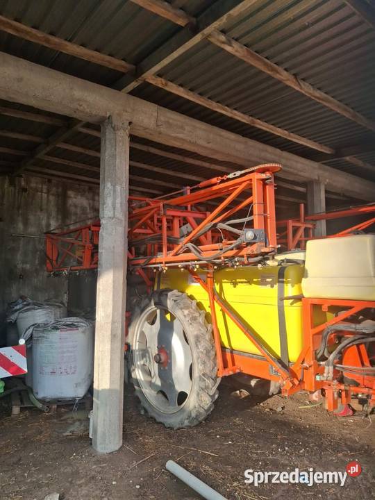 Opryskiwacz Douven 2400l Małszyce