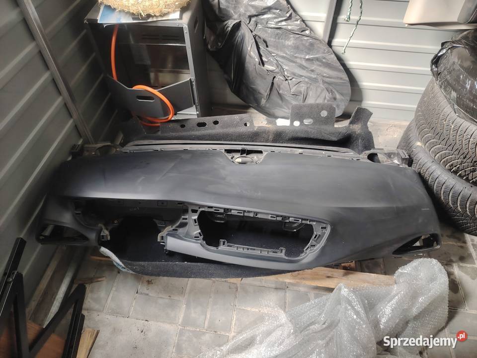 Deska kokpit czarna bez nici z airbag do Książenice