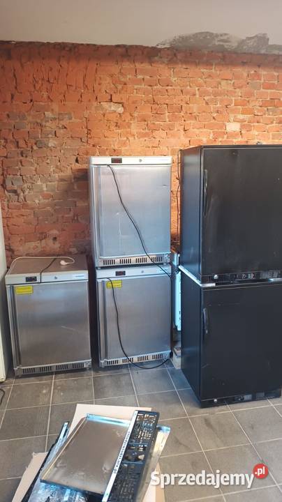 Witryna chłodnicza backbar lodówka podblatowa