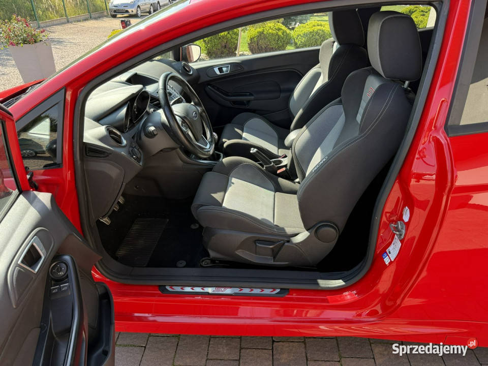 Ford Fiesta 16 ST 182 fotele Recaro z Niemiec czujnik parkowania Konradów