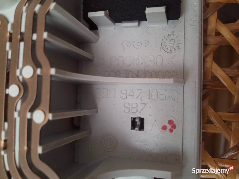 VW Passat B5 Skoda Fabia II Lampka wnętrza osobowe Dębica
