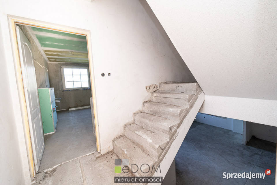 Sprzedaż mieszkania Skwierzyna 18601m 6 pokoi